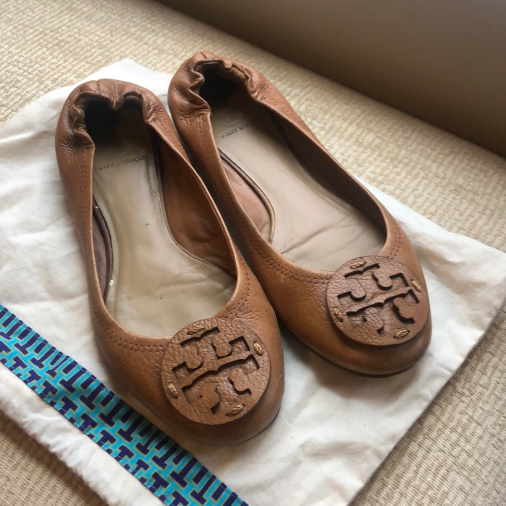 Tory Burch Logo flat size 8